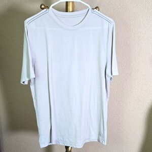 Vuori White Short Sleeve Tees